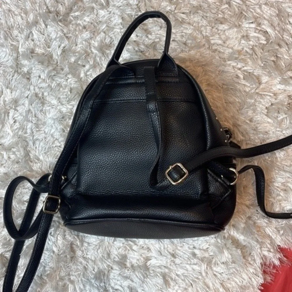 Jing‎ Pi Ju Studded Faux Leather Zip Trendy Design Backpack Purse